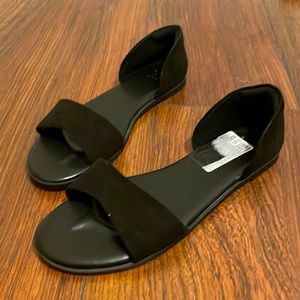 Black sandals for women and have been used once
